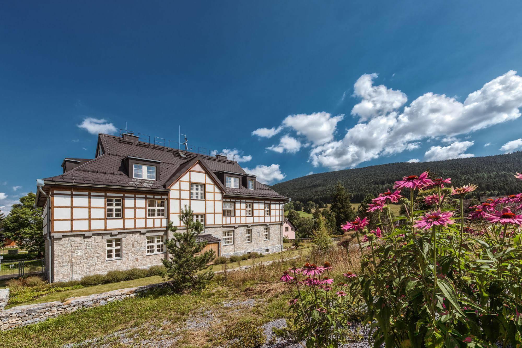 Theresian Apartment Ostružná Kültér fotó