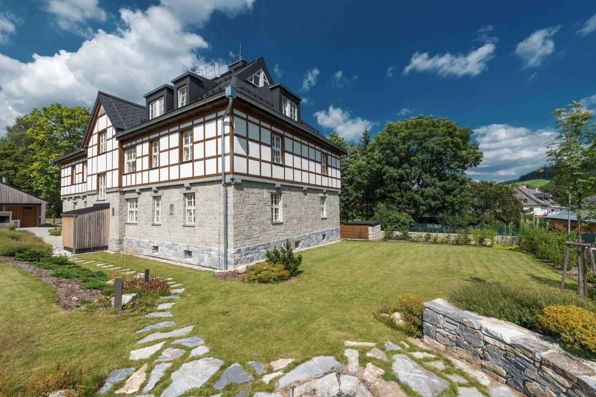 Theresian Apartment Ostružná Kültér fotó